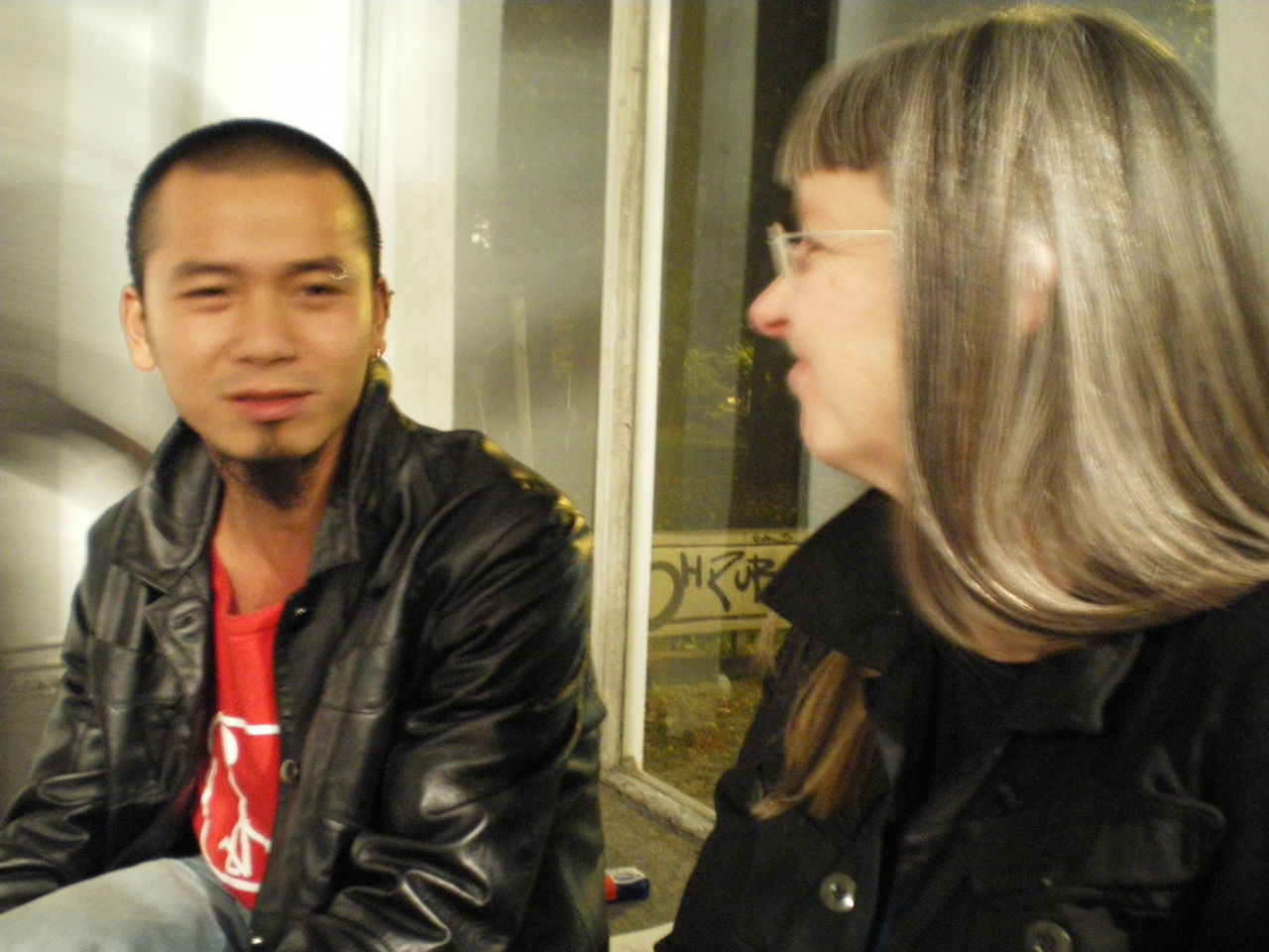 Photographic documentation of RYLLEGA Berlin (Nguyen Anh Tuan and Gabriele Undine Meyer at the Volksbühne Berlin, 19 September 2008)